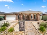 35 Cloverfields Crescent, EPSOM VIC 3551