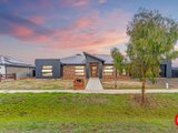4 Wooleen Court, HUNTLY VIC 3551