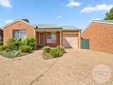 4/35-37 Kenneally Street, KOORINGAL NSW 2650