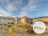 5 Dempster Place, LENEVA VIC 3691