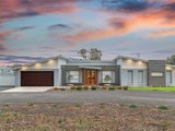 67 Cassons Crescent, HUNTLY VIC 3551