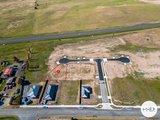7 Coachman Court, KEMPTON