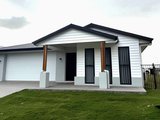 7 Echo Court, ELI WATERS QLD 4655