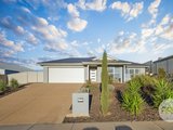 73 Deakin Avenue, LLOYD NSW 2650