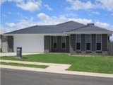 8 Brushbox Grove, TAMWORTH NSW 2340