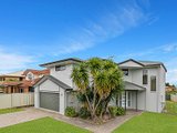 8 HUNTLY Place, REDLAND BAY QLD 4165