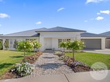 87 Bradman Drive, BOOROOMA NSW 2650