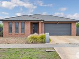 9 Mcnamee Boulevard, LUCAS VIC 3350