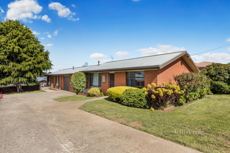 1 & 2 39 Caroline Chisholm Drive Kyneton 3444