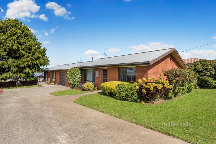 1 & 2 39 Caroline Chisholm Drive Kyneton 3444