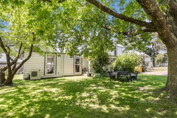 1-9 Gwendoline Avenue Woodend 3442