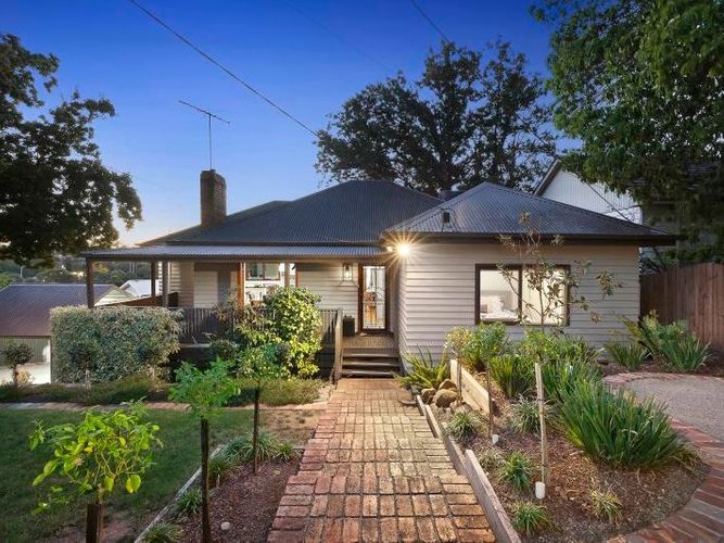 1 Ash Grove Oak Park 3046