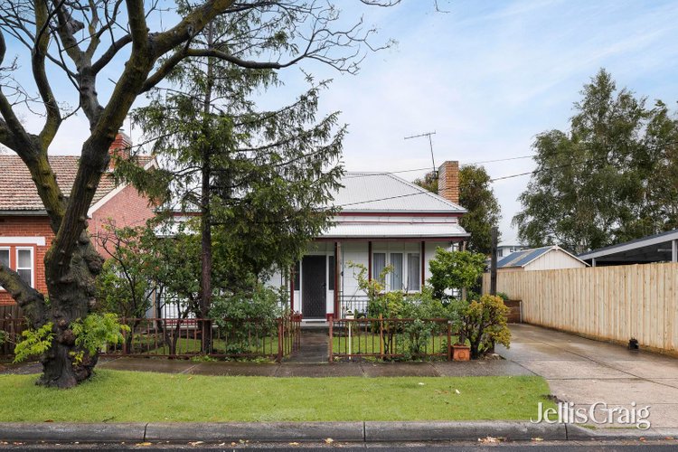 1 Ballinamona Street Fairfield 3078