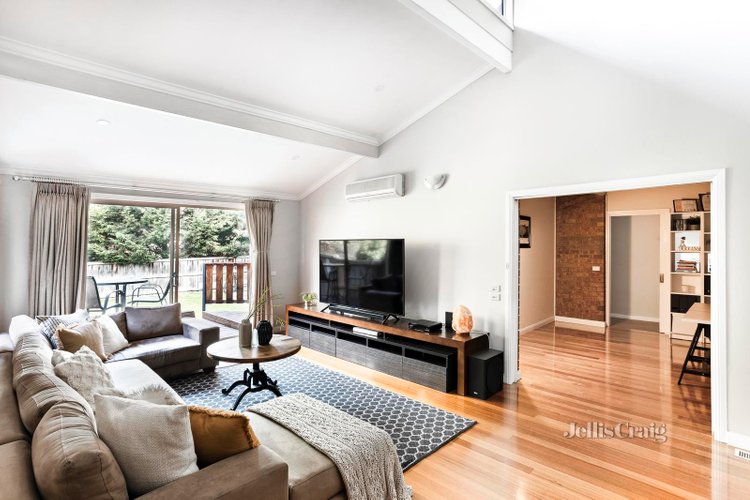 1 Cameron Court Eltham 3095