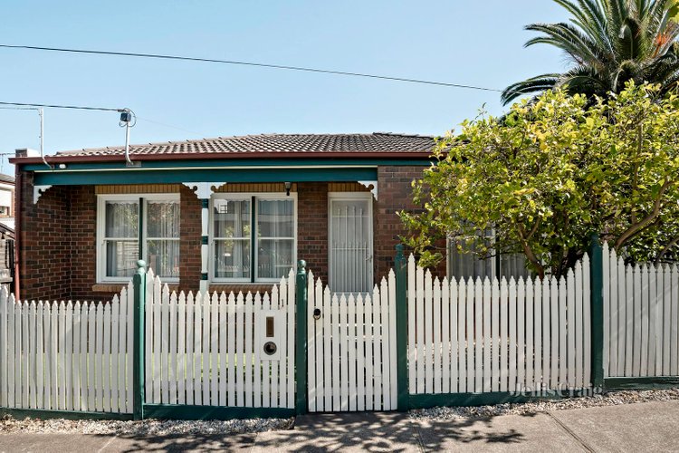 1 Chisholm Street Aberfeldie 3040
