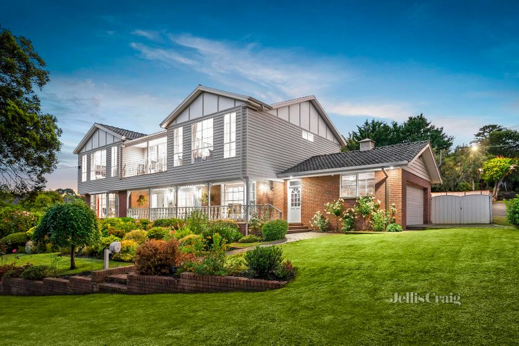 1 Cotswold Court Chirnside Park 3116