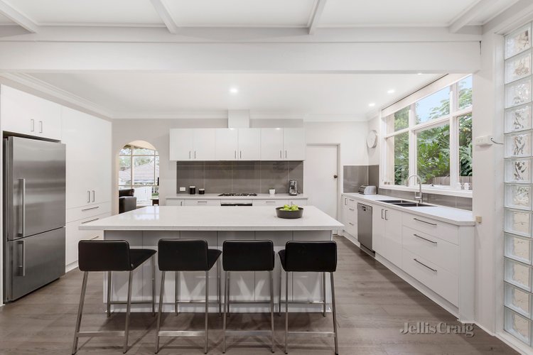 1 Cresswell Crescent Mitcham 3132
