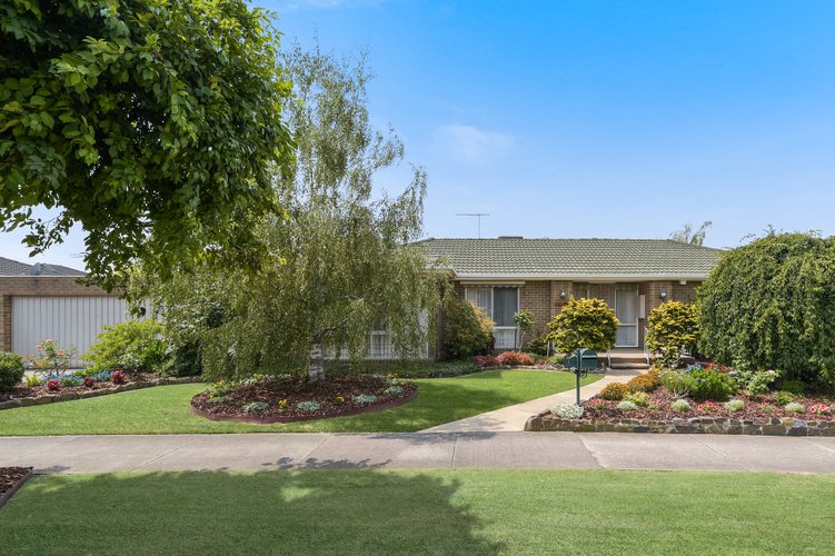 1 Dirigo Drive Wheelers Hill 3150