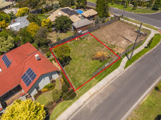 1 Grosvenor Drive, Wandana Heights