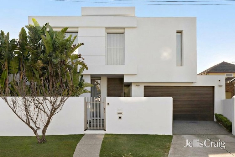 1 Hewitt Court Strathmore 3041