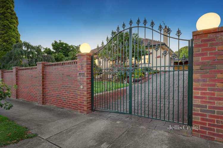 1 Joyous Gard Court Murrumbeena 3163