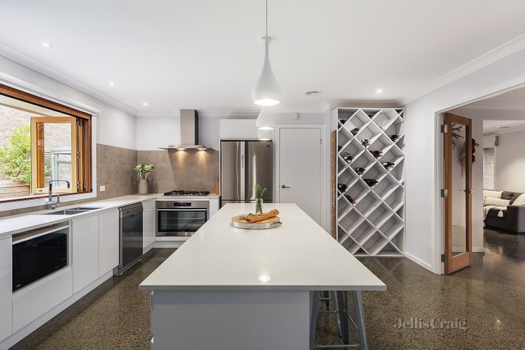 1 Kelbow Close St Helena 3088