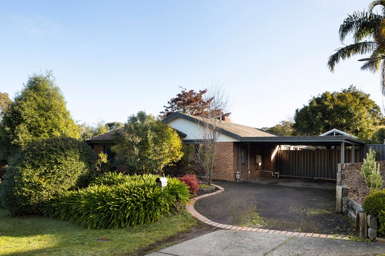 1 Kelbow Close St Helena 3088