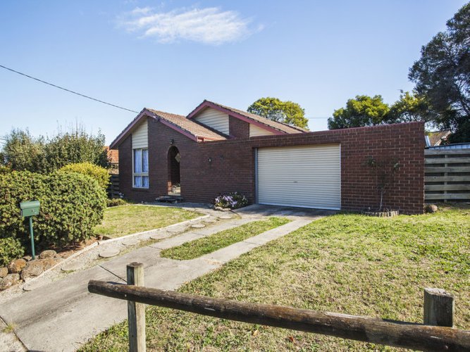 1 Lautrec Avenue Wheelers Hill 3150