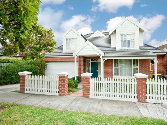 1 Louise Avenue Mont Albert 3127