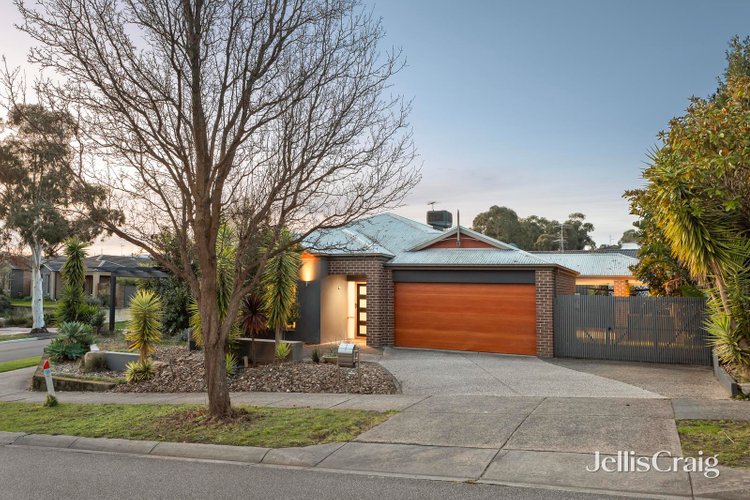 1 Michigan Grange Pakenham 3810