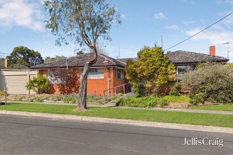 1 Narla Court Glen Waverley 3150