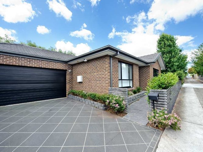 1 Papagee Lane Box Hill North 3129