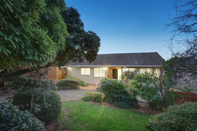 1 Prince Edward Avenue Mitcham 3132