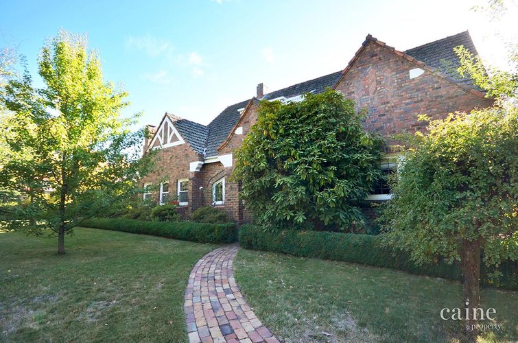 1 Russell Street Newington 3350