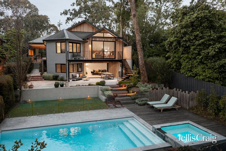 1 Sandra Avenue Eltham 3095