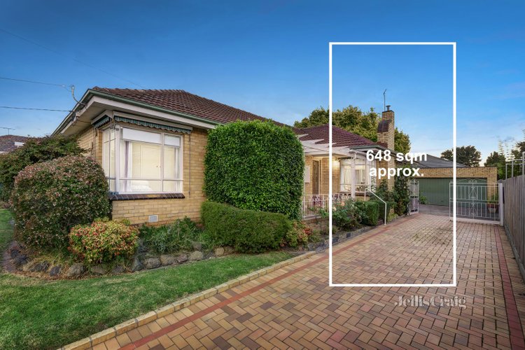 1 St Peters Court Bentleigh East 3165