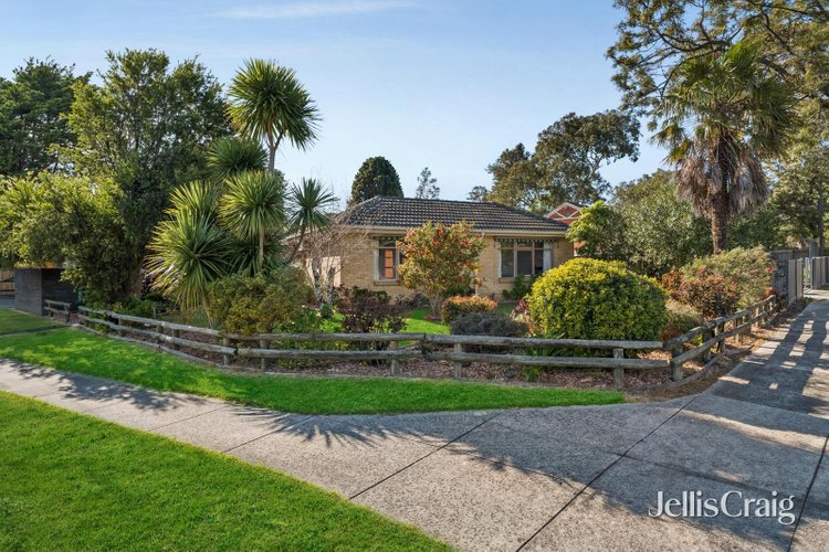 1 Varley Court Ferntree Gully 3156