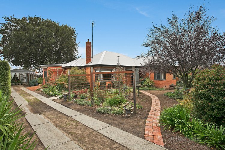 1 Warren Street Kyneton 3444