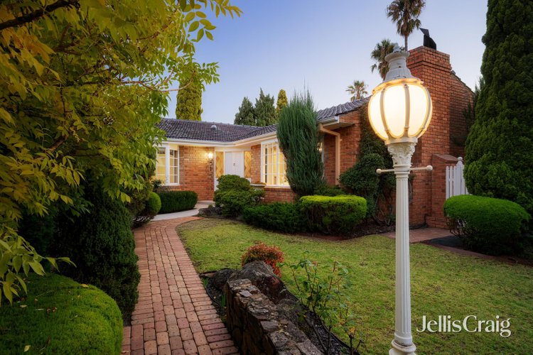 1 Warrick Grove Templestowe 3106