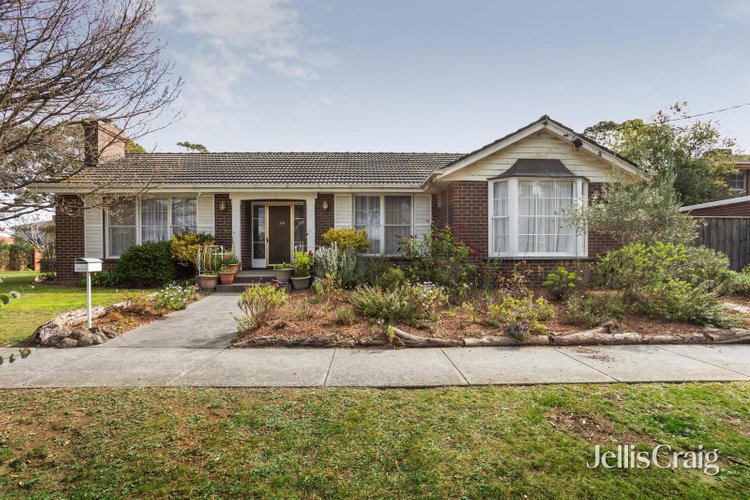 1 Weber Crescent Burwood East 3151