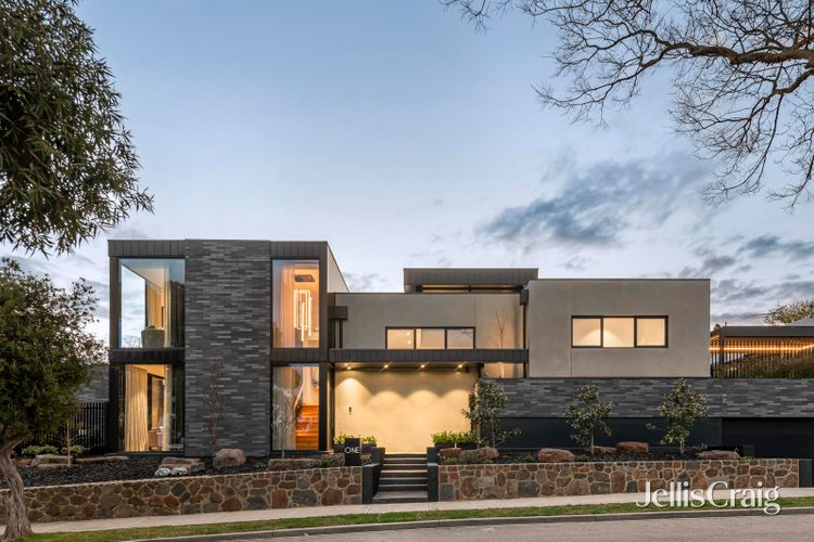 1 Weyburn Court Heidelberg 3084