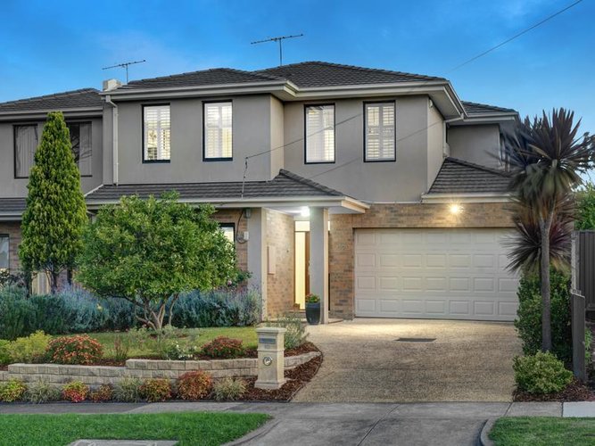 10 Arawata Drive Doncaster East 3109