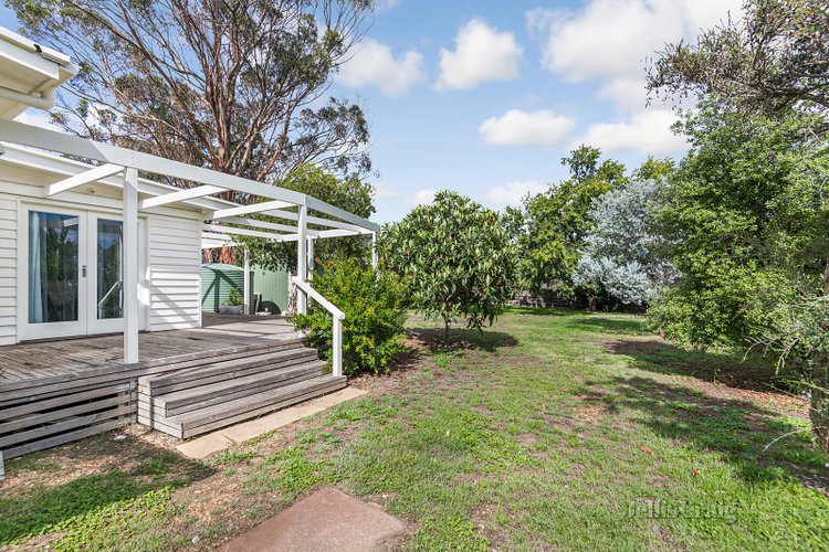 10 Bateman Street Elphinstone 3448