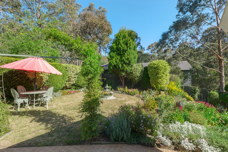 10 Bayfield Drive Eltham 3095
