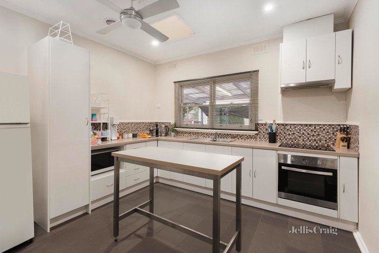 10 Briggs Crescent Noble Park 3174