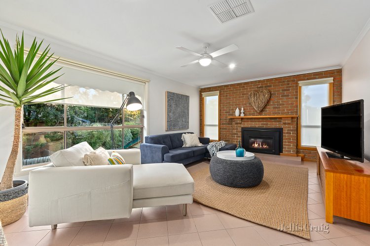 10 Cambrian Court Eltham North 3095