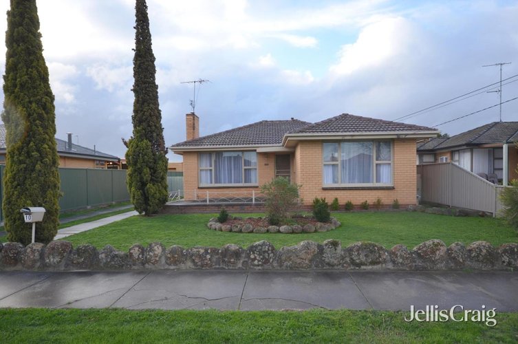 10 Cambridge Street  Wendouree 3355