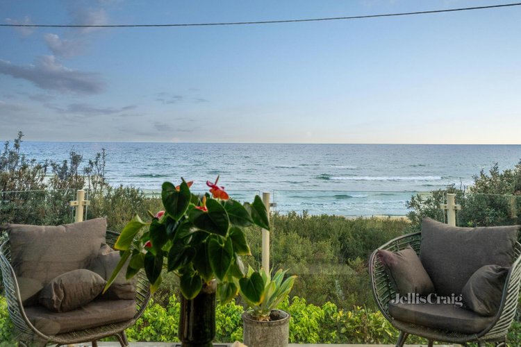 10 Carrington Street Edithvale 3196