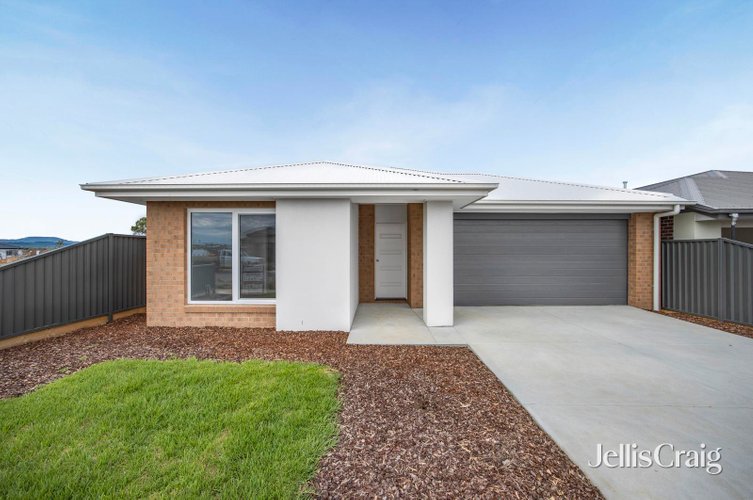 10 Coppleson Street  Bonshaw 3352