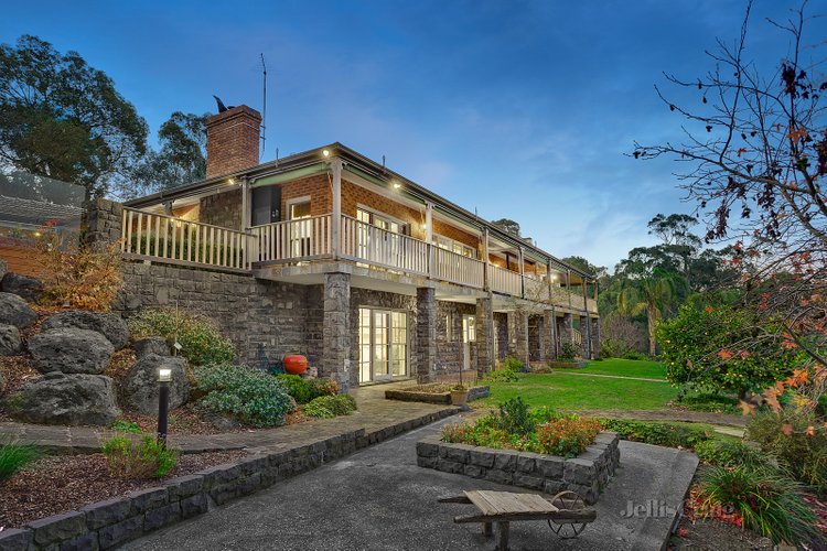 10 Davis Road West  Wonga Park 3115